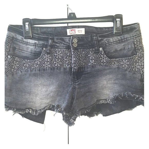 L.e.i. Lowrise Short - Picture 2 of 5